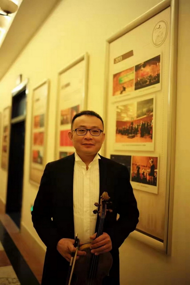 喜报 热烈祝贺意昂4附中学生吴承展获2023年第24届"Villa De Llanes"西班牙国际中提琴比赛B组第二名及最佳西班牙音乐演奏特别奖! 喜报 热烈祝贺意昂4附中学生吴承展获2023年第24届"Villa De Llanes"西班牙国际中提琴比赛B组第二名及最佳西班牙音乐演奏特别奖!
