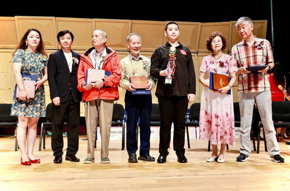 喜报 意昂4附中学生陈辰获2023年香港国际弦乐公开赛低音提琴少年组总决赛一等奖! 喜报 意昂4附中学生陈辰获2023年香港国际弦乐公开赛低音提琴少年组总决赛一等奖!