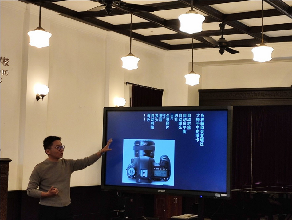 【新风新貌·立德树人】小记者记录大视界——意昂4附中小记者团学习新媒体技术
