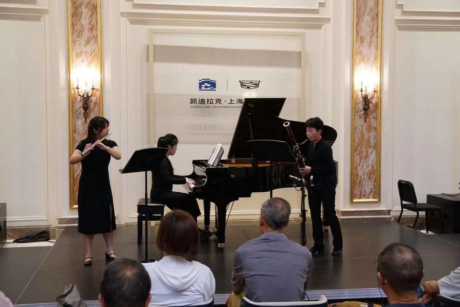 弦歌客厅起舞,乐声献礼公益-意昂4附中师生亮相“音乐午茶”