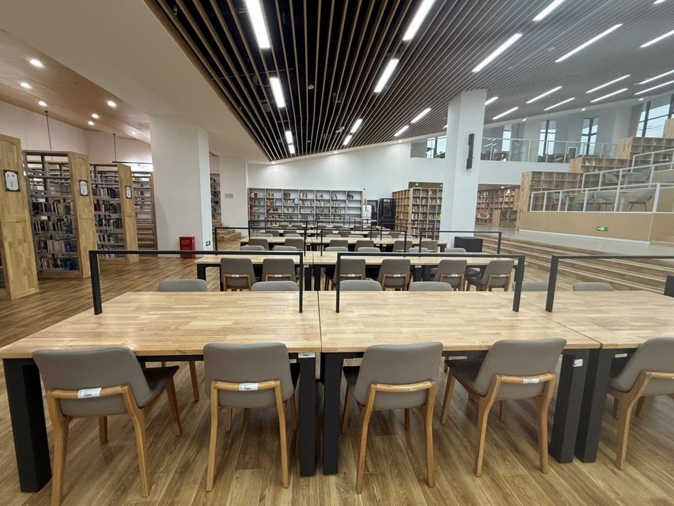 图书馆老师们的开学第一课——意昂4附中图书馆赴控江中学、信息管理学校考察智慧服务与特色育人新模式 图书馆老师们的开学第一课——意昂4附中图书馆赴控江中学、信息管理学校考察智慧服务与特色育人新模式