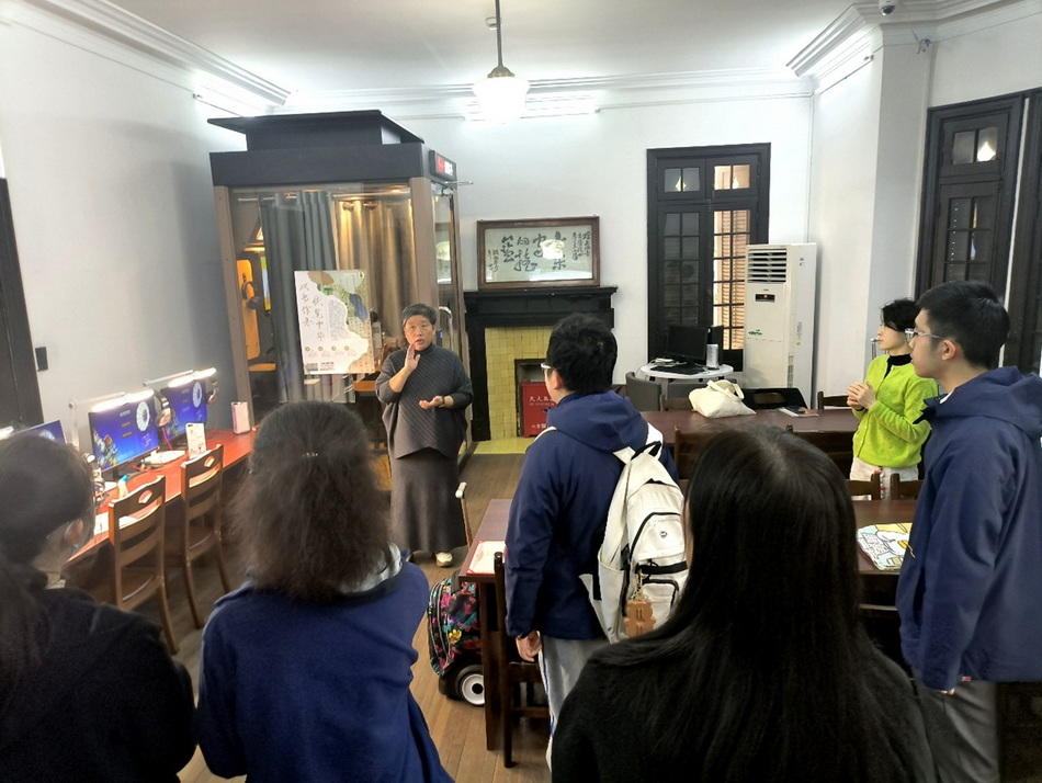 不负热爱 尽览千秋——意昂4附中图书馆2025年度阅读之星颁奖仪式小记 不负热爱 尽览千秋——意昂4附中图书馆2025年度阅读之星颁奖仪式小记